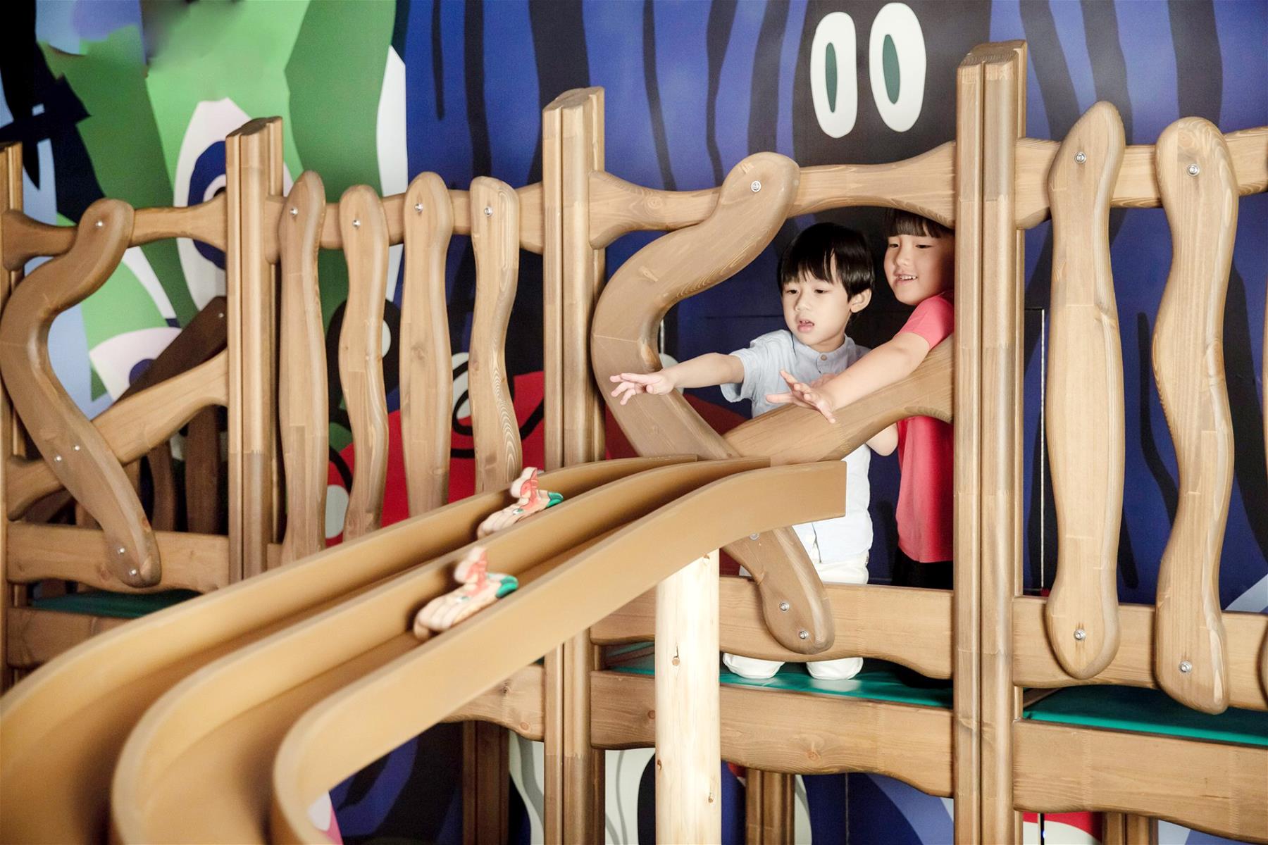 indoor jungle playground